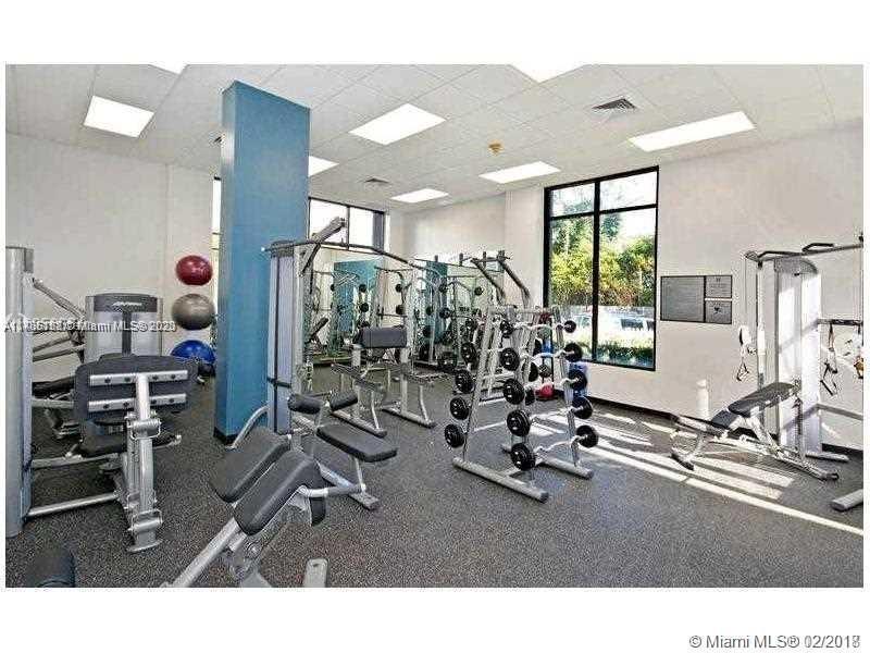 100 Bayview Dr #520, Sunny Isles Beach, Florida image 25