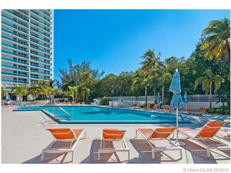 100 Bayview Dr #520, Sunny Isles Beach, Florida image 28