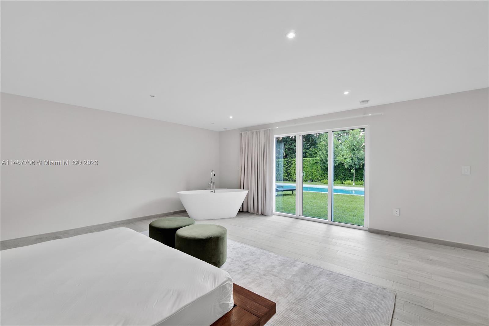 Listing Photo 11