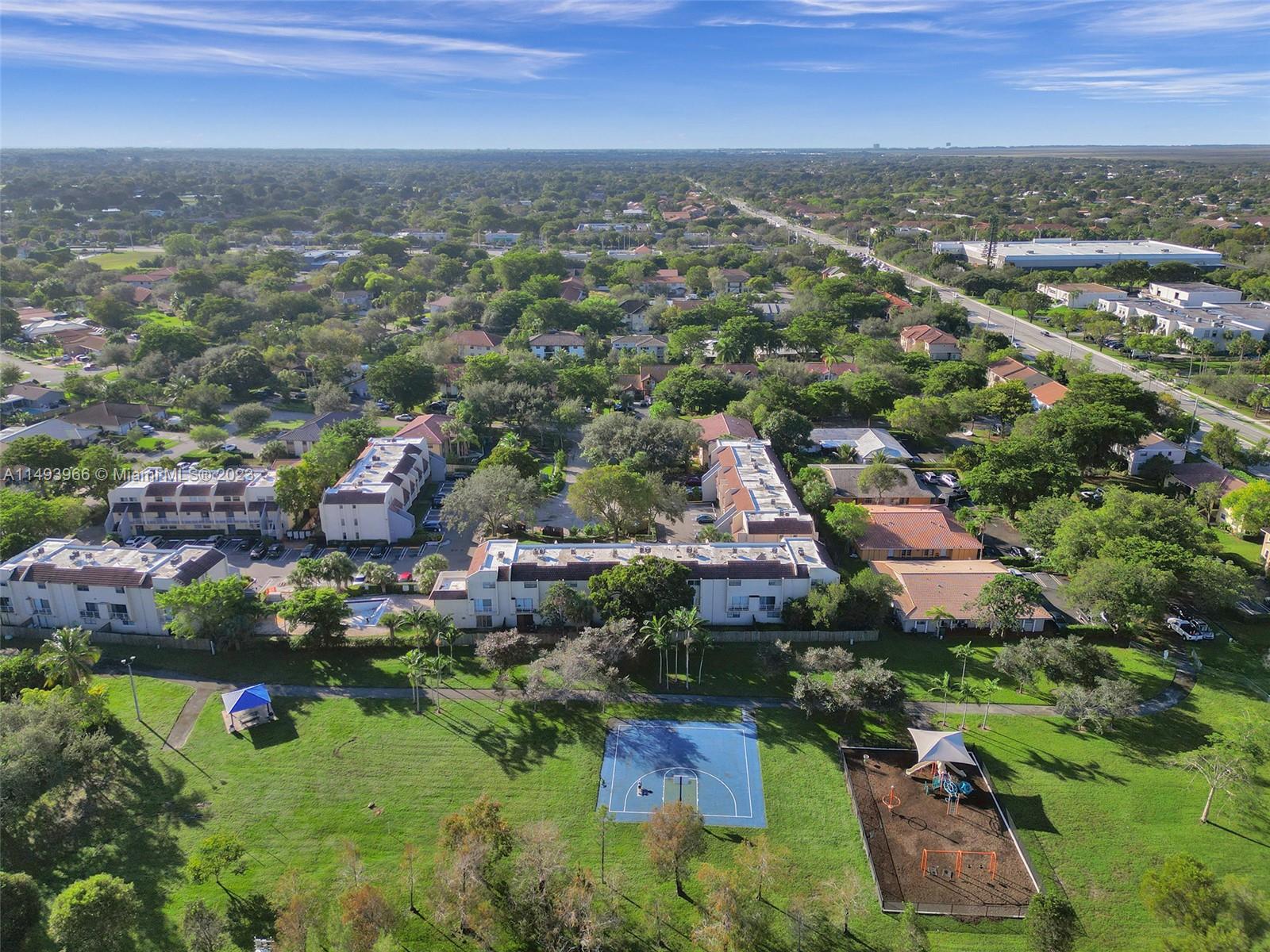 3775 NW 116th Ter, Coral Springs, Florida image 4