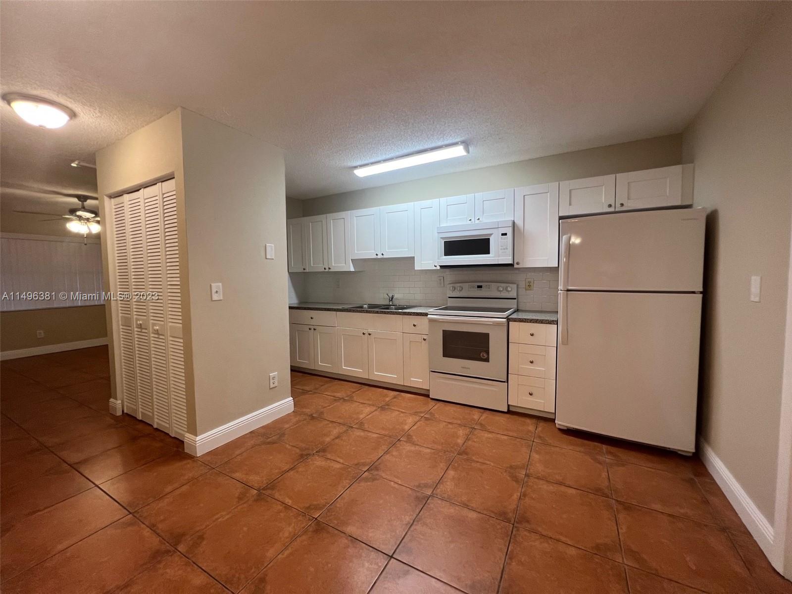 275 W 68th St #102, Hialeah, Florida image 7