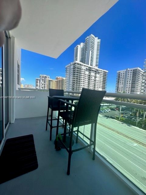 3000 S Ocean Dr #422, Hollywood, Florida image 1