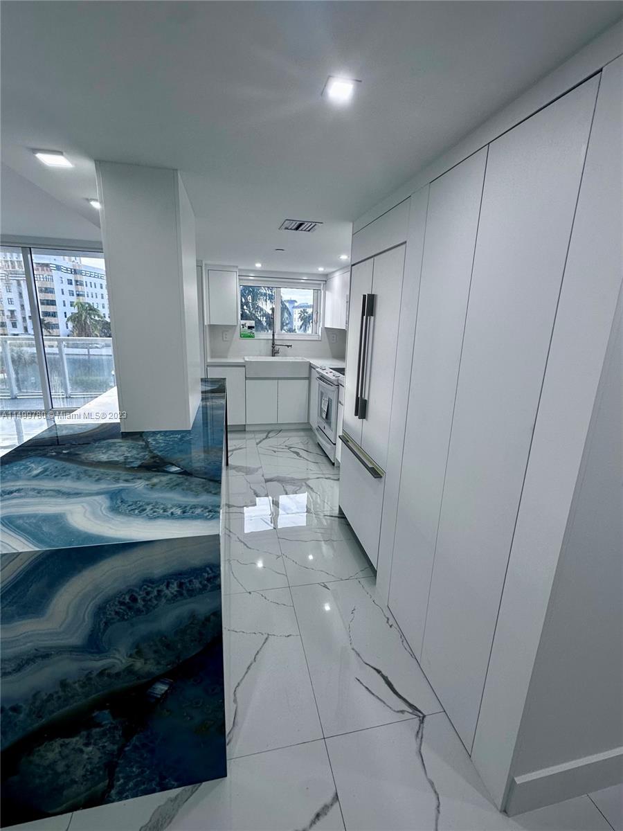 2457 Collins Ave #408, Miami Beach, Florida image 6