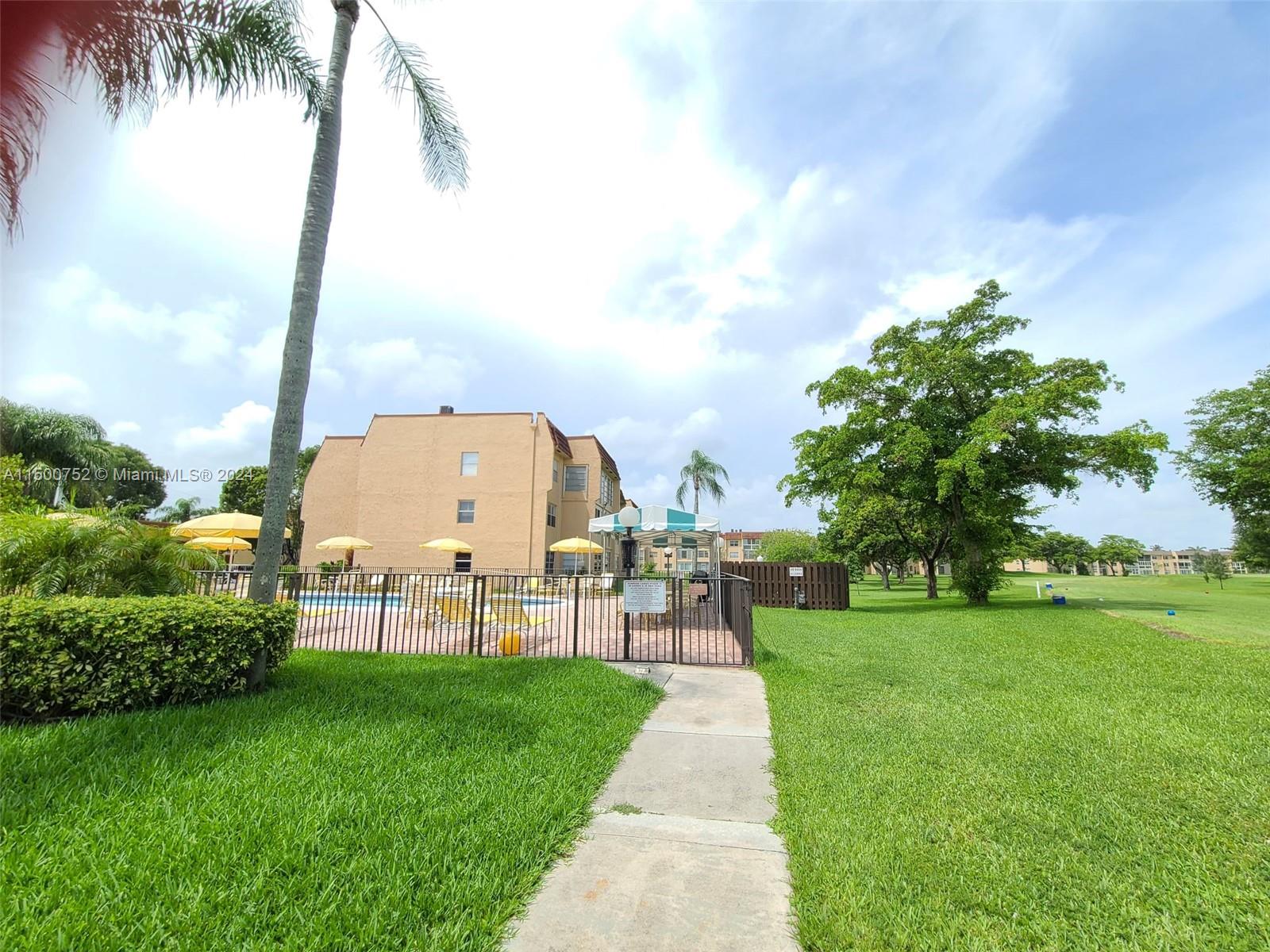 9781 Sunrise Lakes Blvd #302, Sunrise, Florida image 46