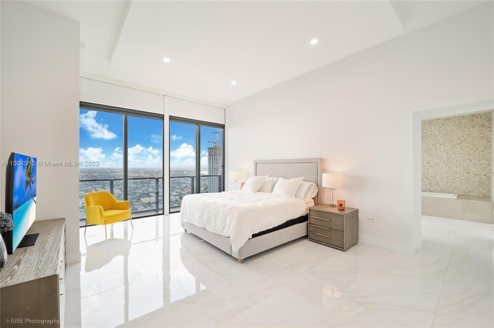 88 SW 7th St #4101, Miami, Florida image 26