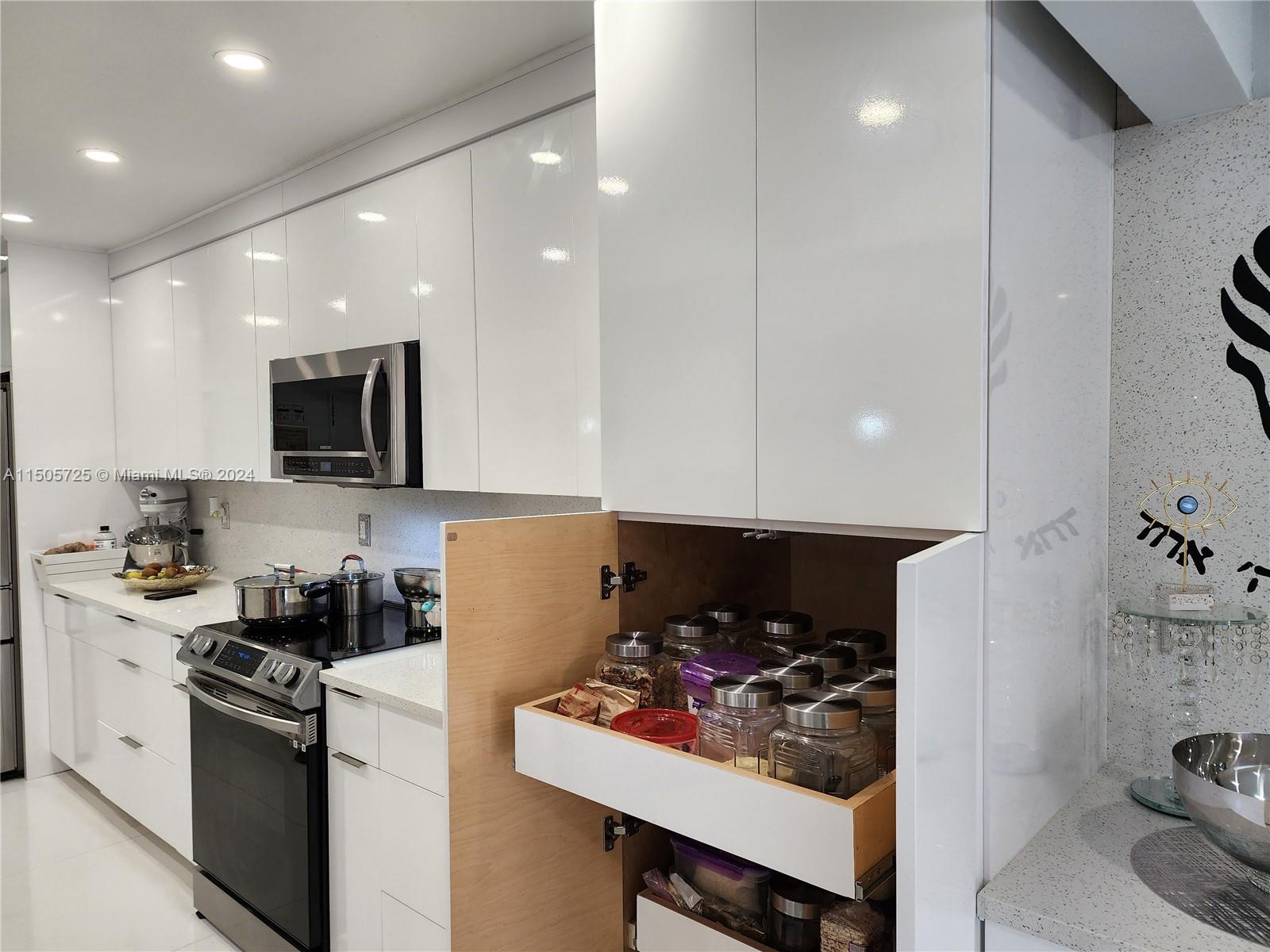 3301 Simms St #12B, Hollywood, Florida image 28