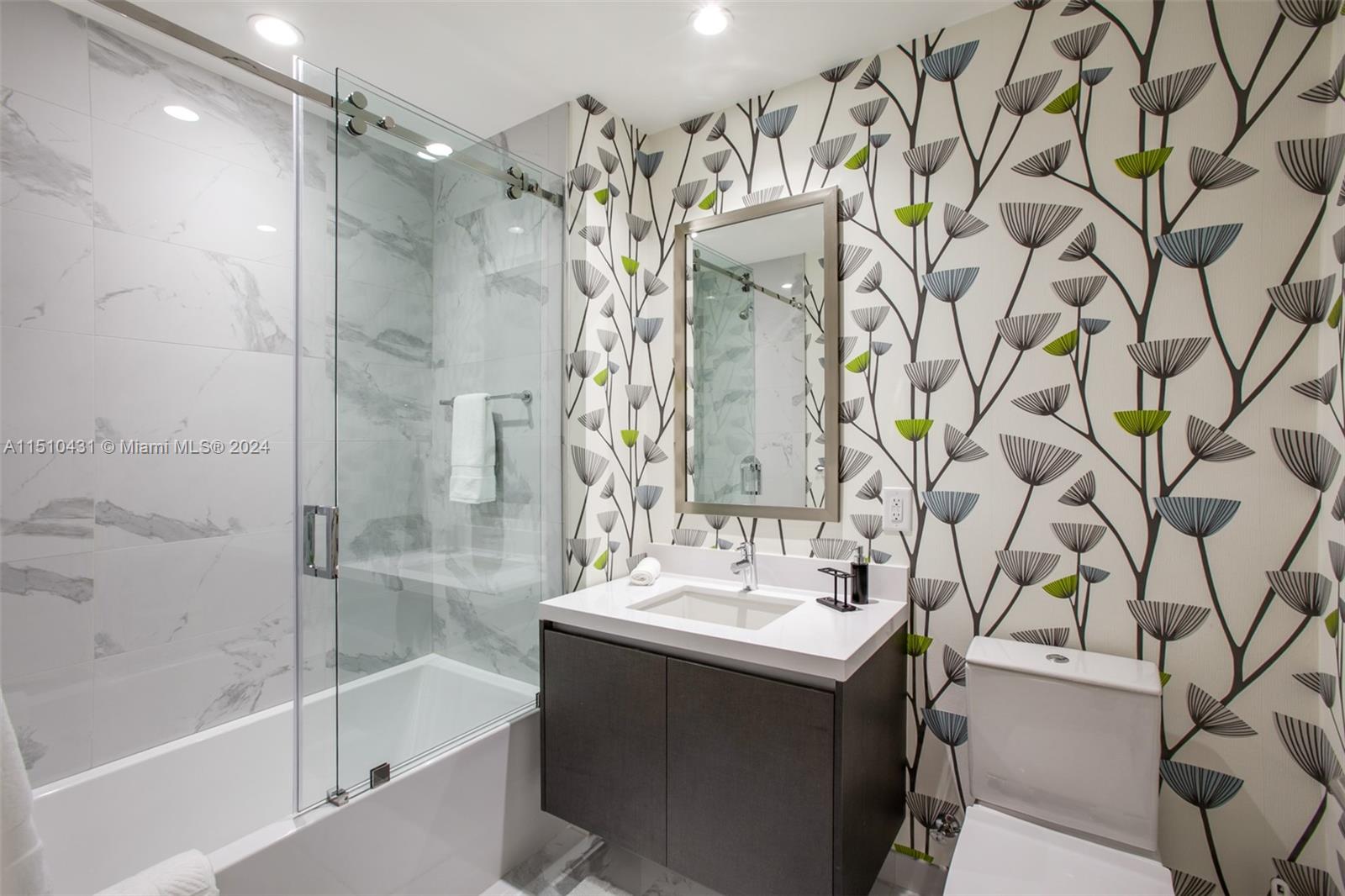 851 NE 1 #1810, Miami FL 33132