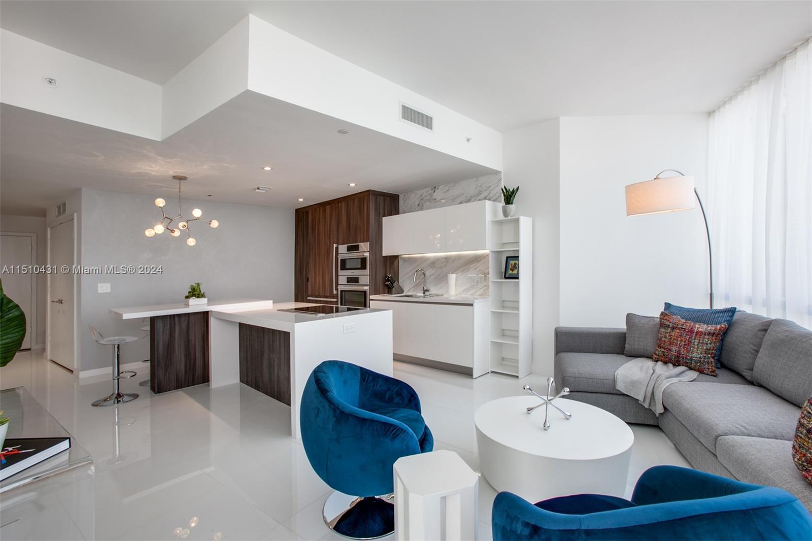 851 NE 1 #1810, Miami FL 33132