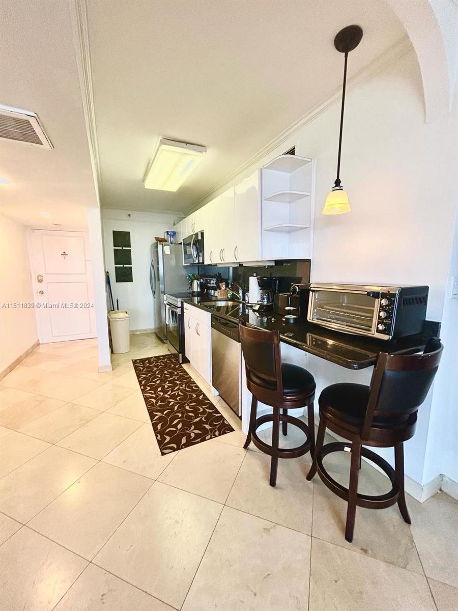 100 Lincoln Rd #1034, Miami Beach, Florida image 6