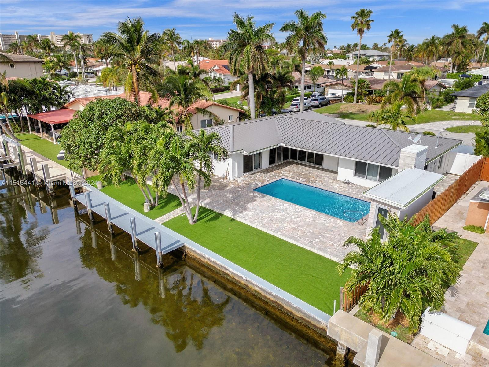 2560 SE 9th St, Pompano Beach, Florida image 3