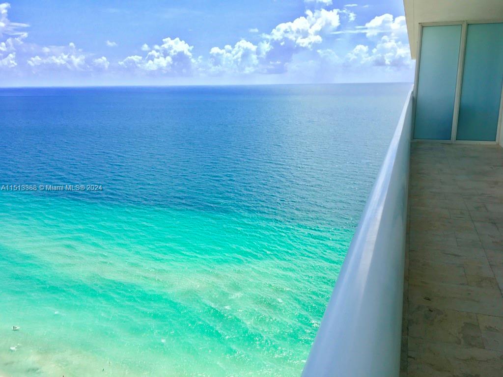 Condo for Sale in Hallandale Beach, FL
