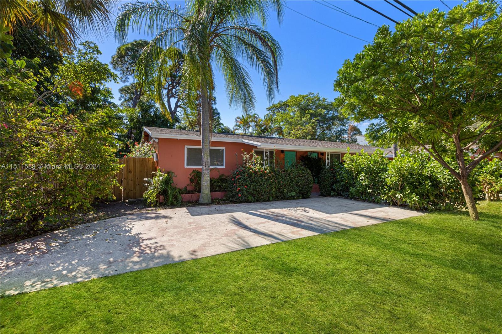 1304 NE 11th St, Fort Lauderdale, Florida image 37