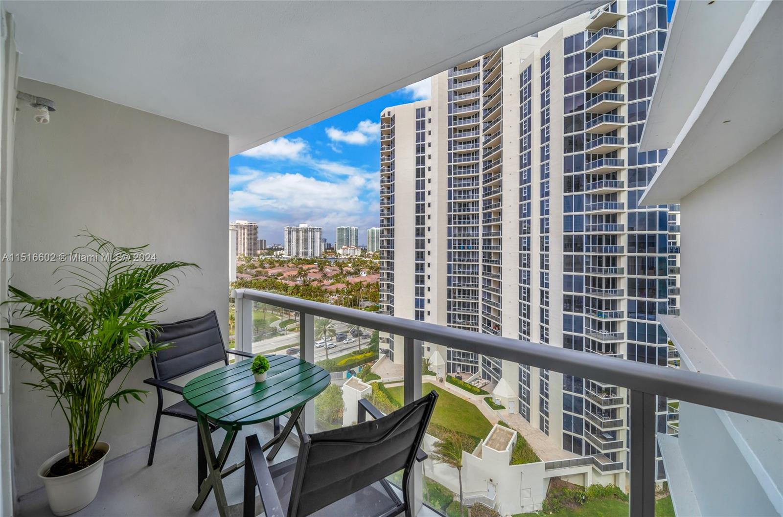 19201 N Collins Ave #1117, Sunny Isles Beach, Florida image 11