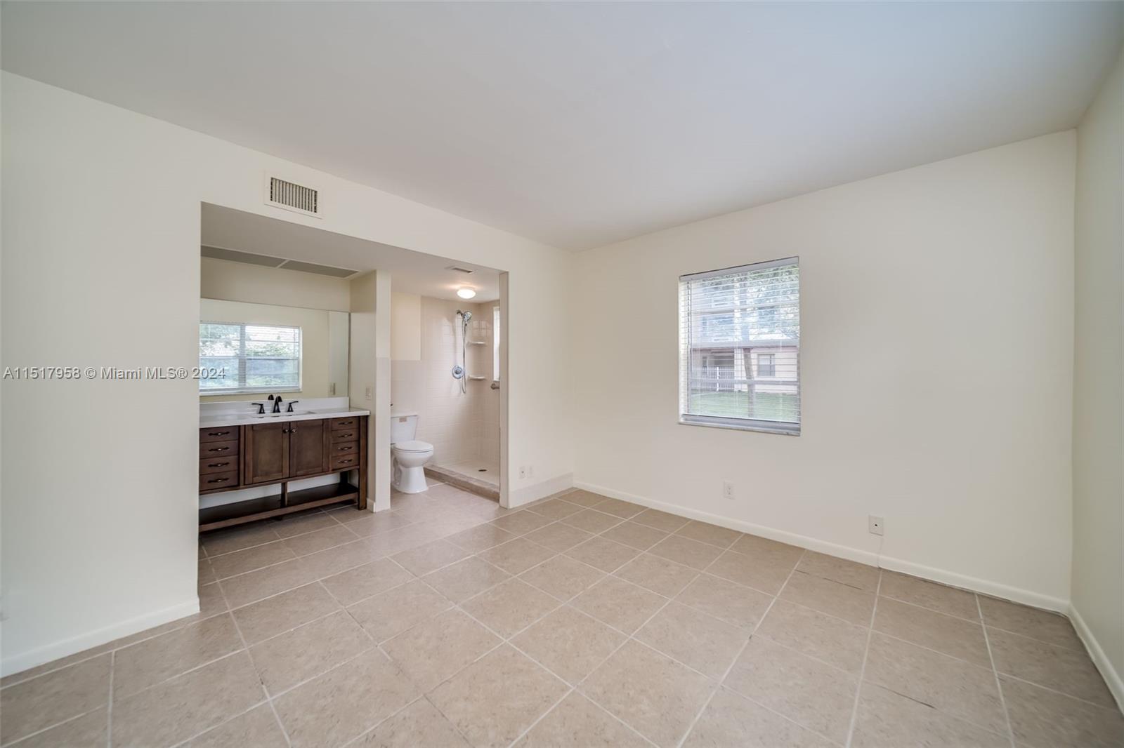 3209 NW 103rd Ter #105-C, Coral Springs, Florida image 15