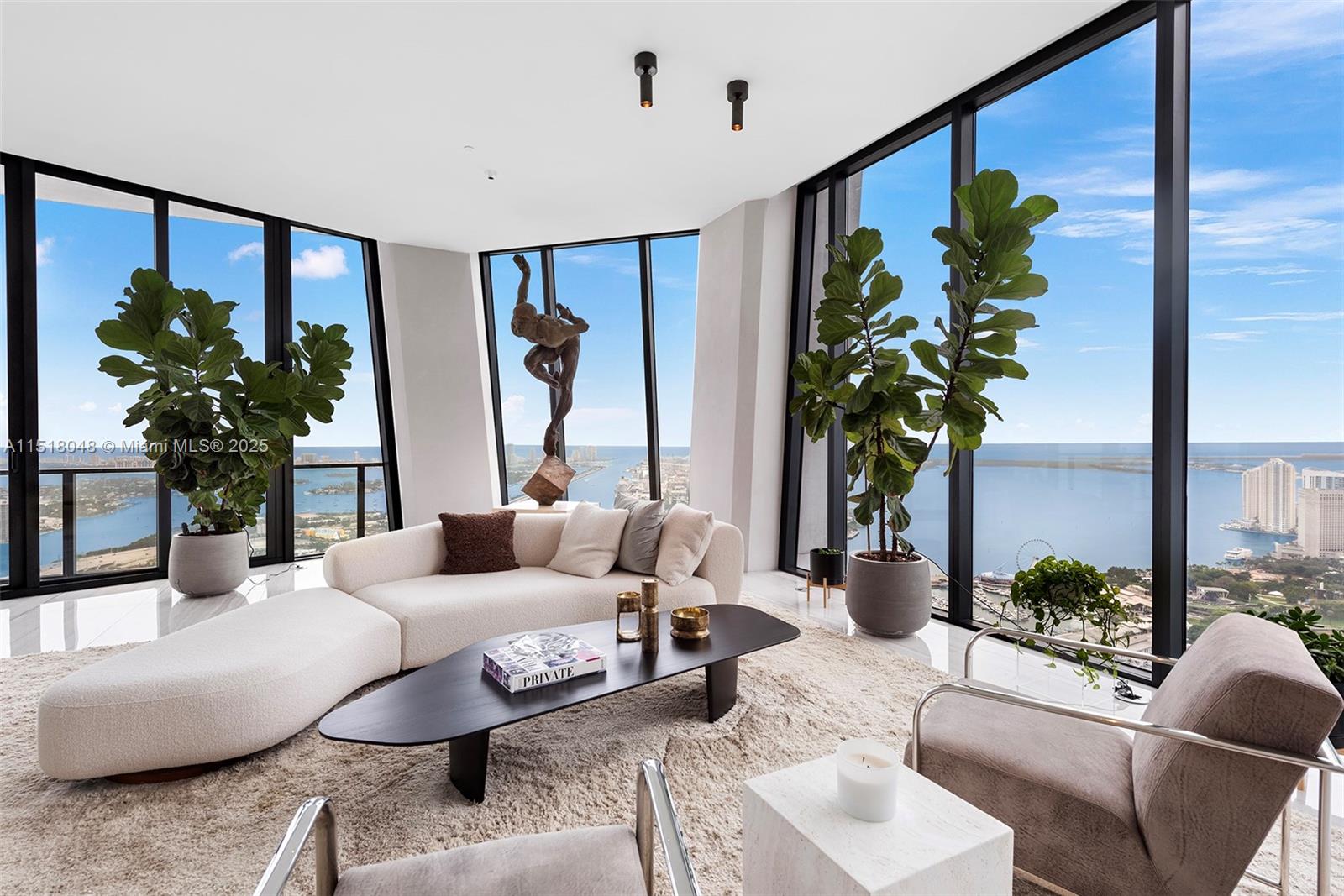Condo for Sale in Miami, FL