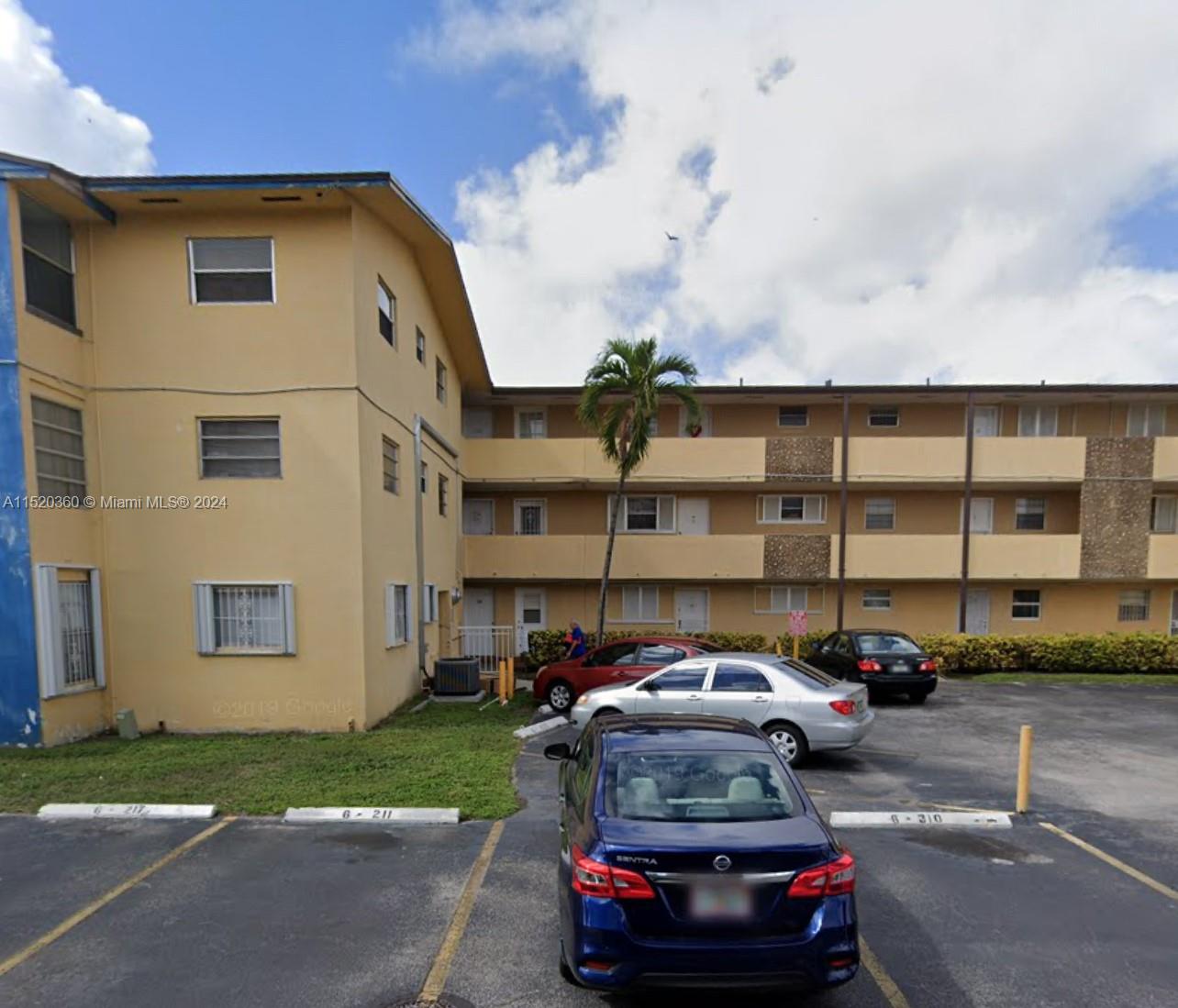 160 Royal Palm Rd #204-6, Hialeah Gardens, Florida image 1