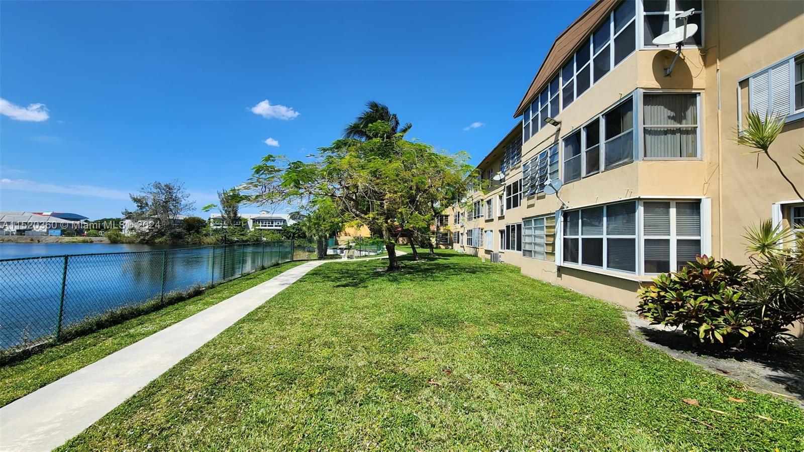 160 Royal Palm Rd #204-6, Hialeah Gardens, Florida image 8