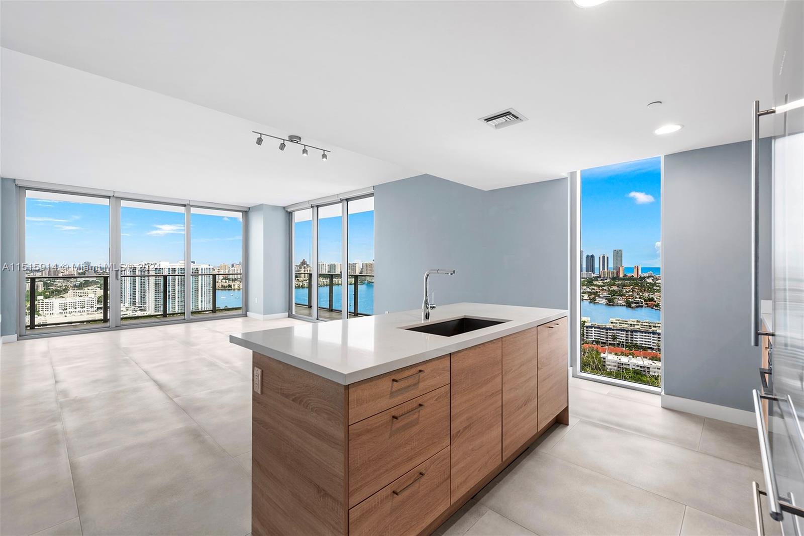 16385 Biscayne Blvd #2807, North Miami Beach, Florida image 4