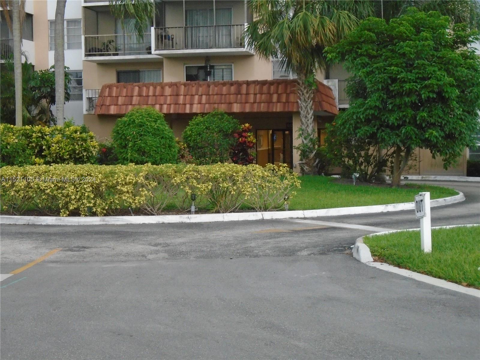 4174 Inverrary Dr #411, Lauderhill, Florida image 4