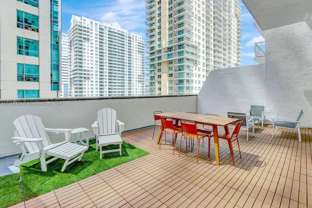 1200 Brickell Bay Dr #1404, Miami, Florida image 2