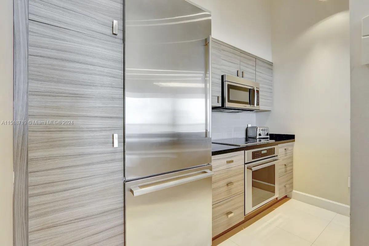 1200 Brickell Bay Dr #1402, Miami, Florida image 13