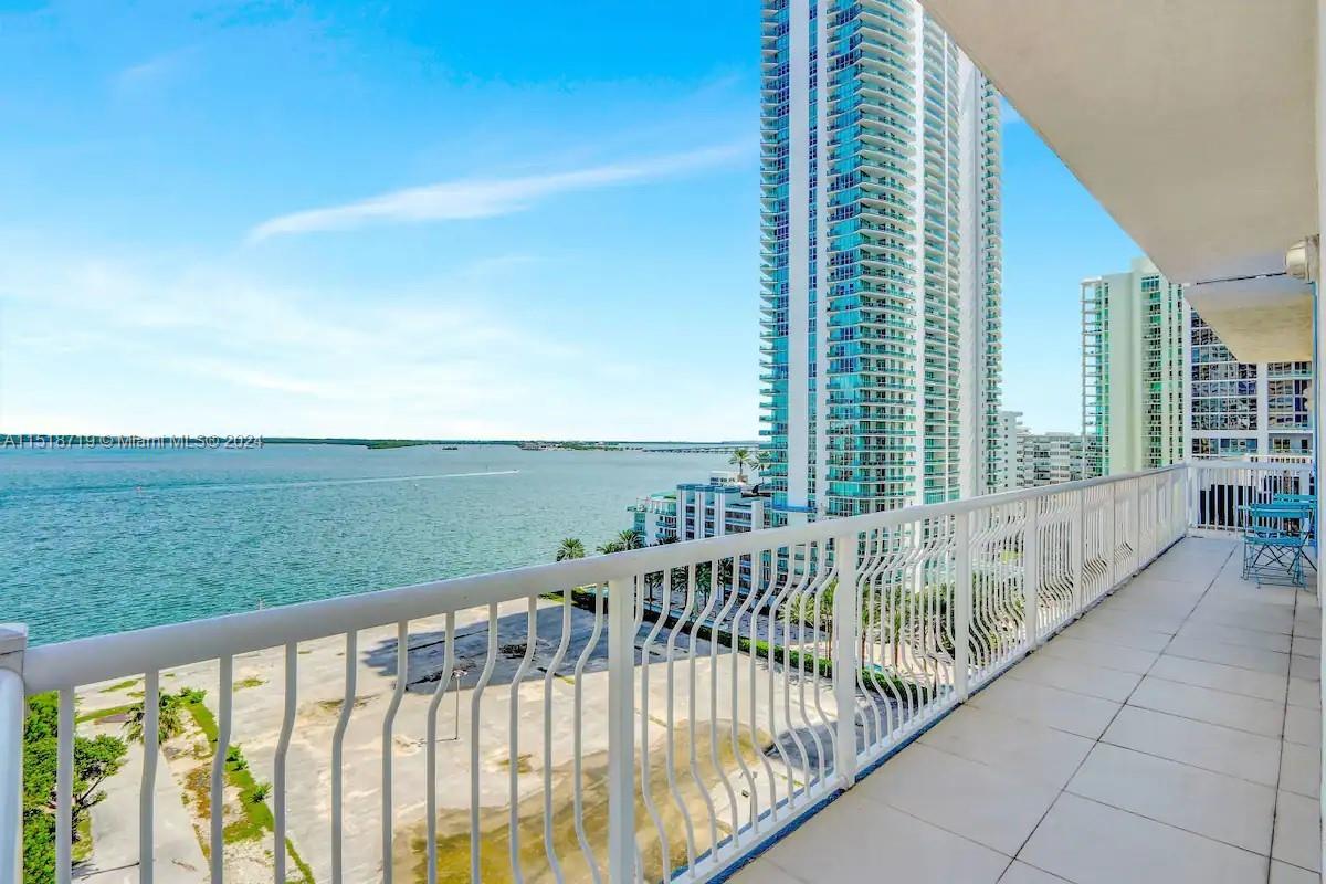 1200 Brickell Bay Dr #1402, Miami, Florida image 3