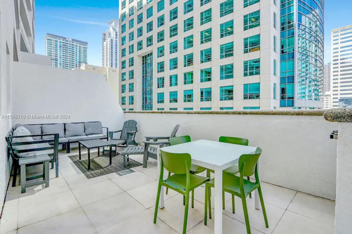 1200 Brickell Bay Dr #1402, Miami, Florida image 6