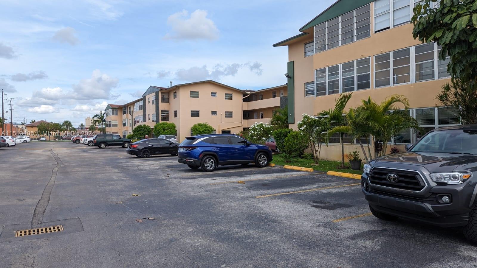 110 Royal Palm Rd #305, Hialeah Gardens, Florida image 2