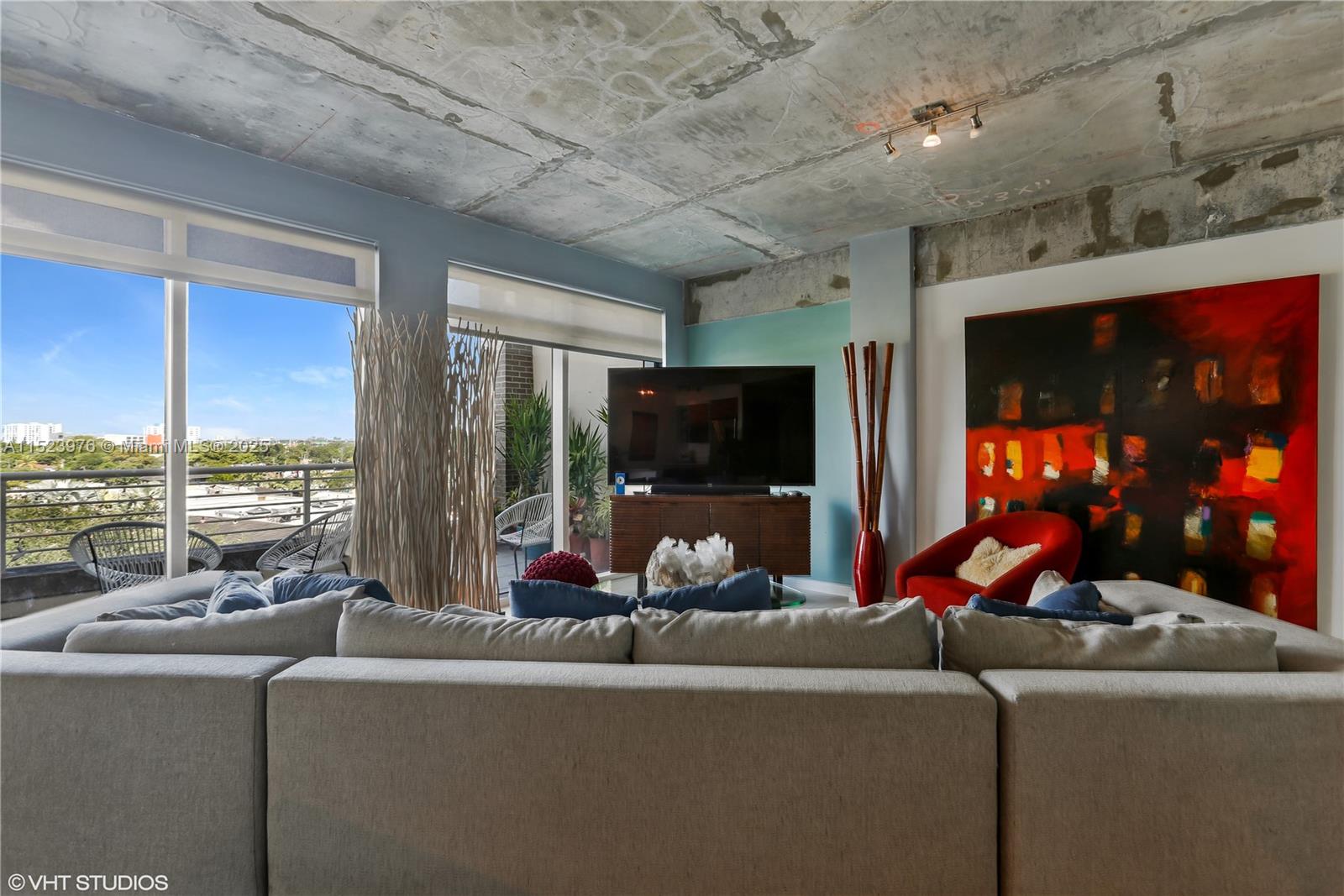 Condo for Sale in Miami, FL