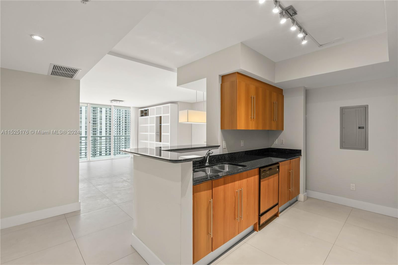 325 S Biscayne Blvd #2019, Miami FL 33131