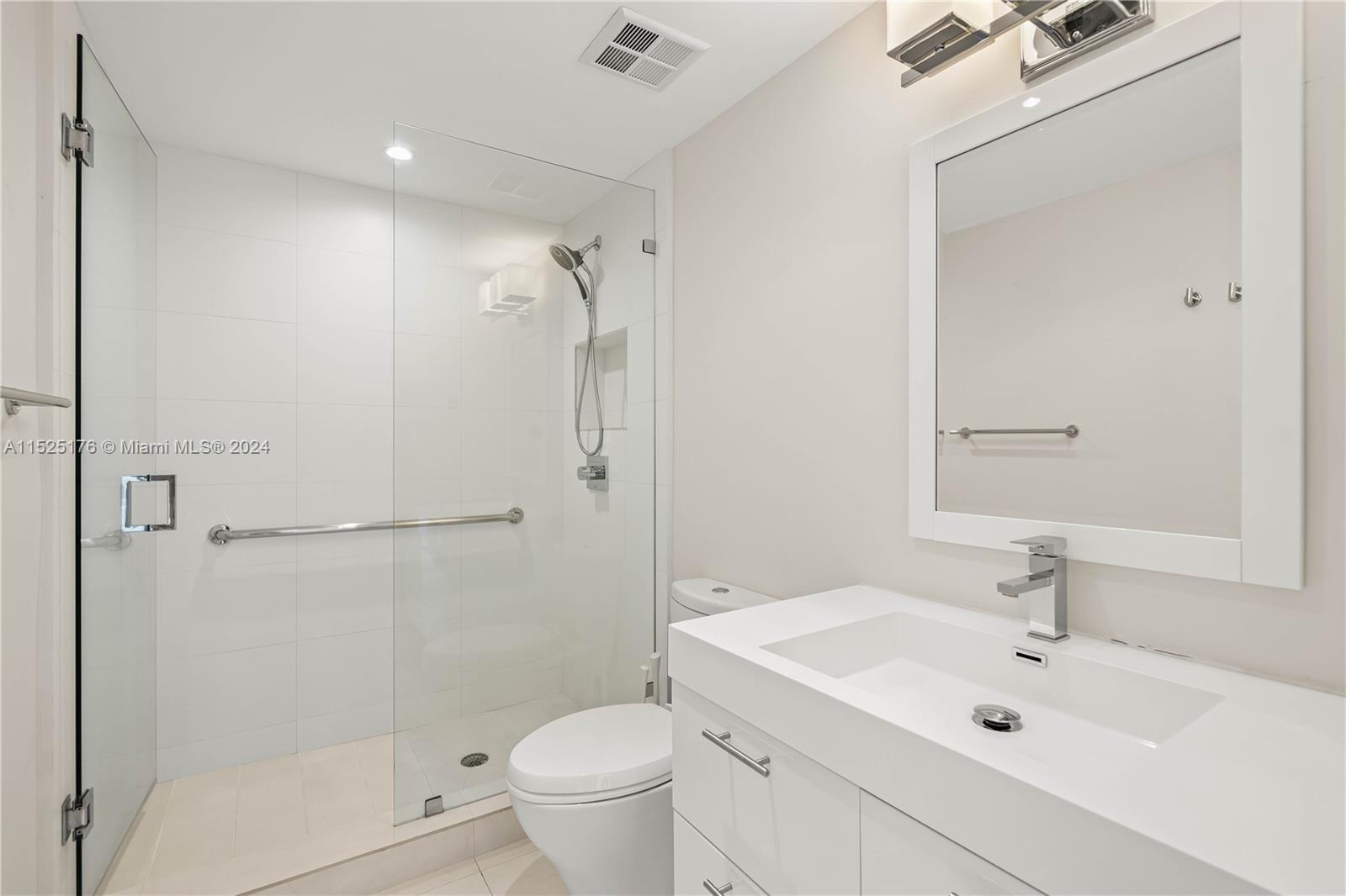 325 S Biscayne Blvd #2019, Miami FL 33131