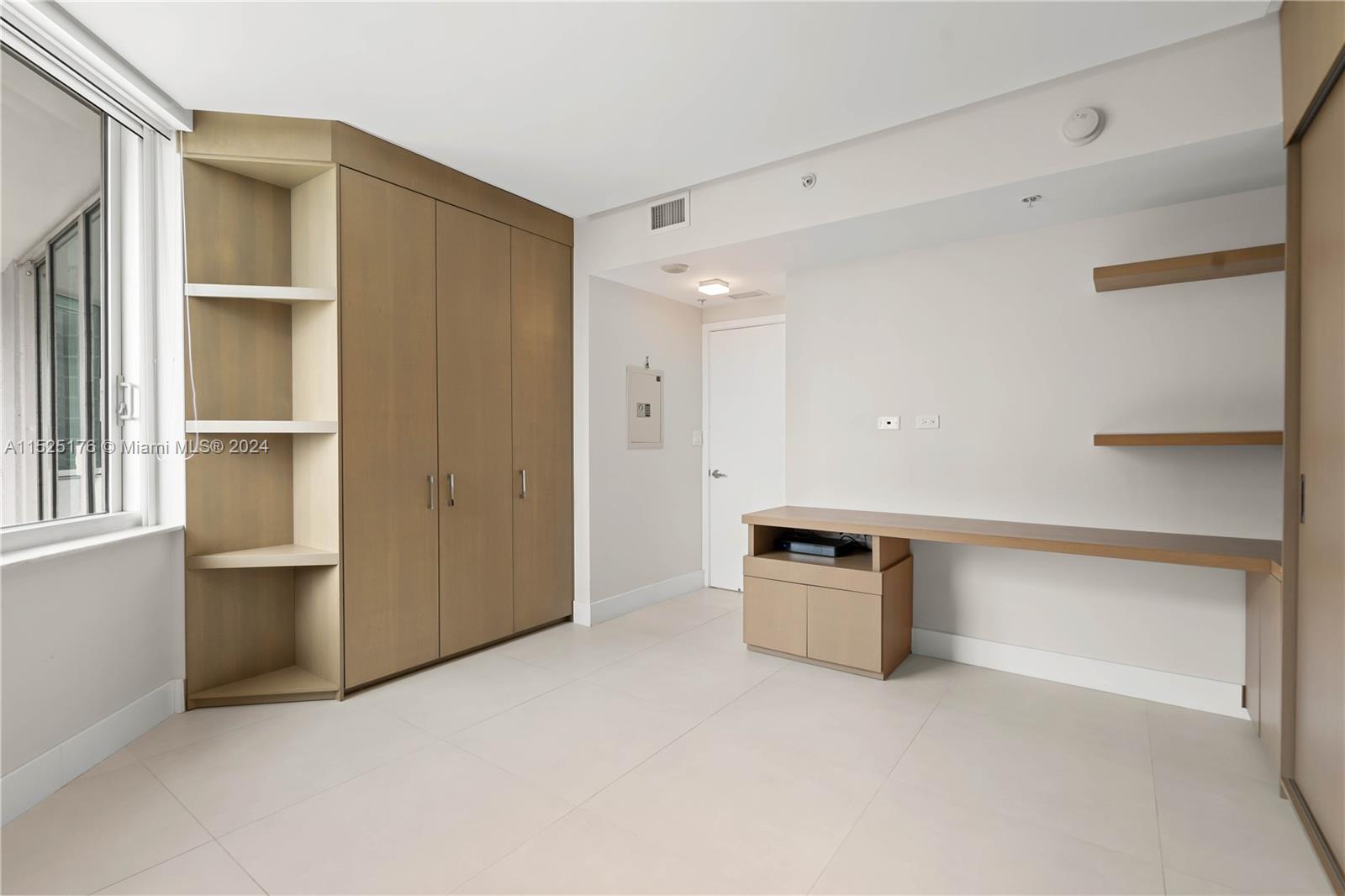 325 S Biscayne Blvd #2019, Miami FL 33131