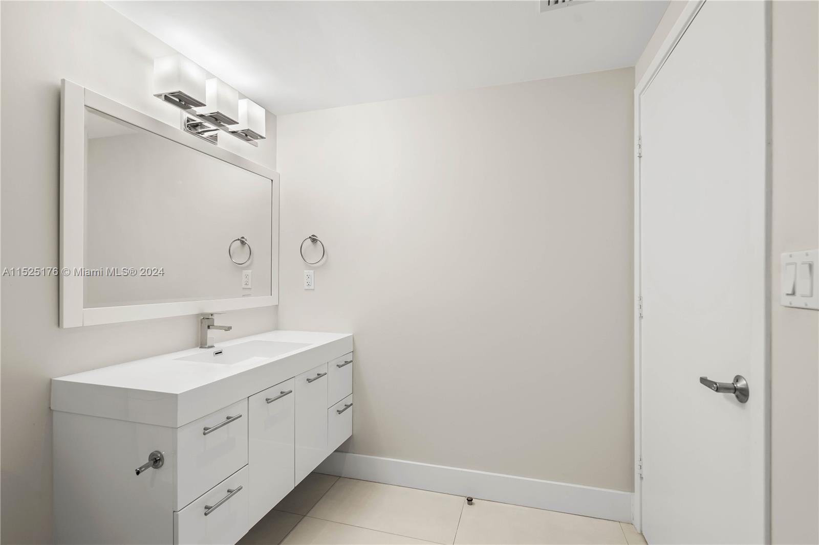 325 S Biscayne Blvd #2019, Miami FL 33131