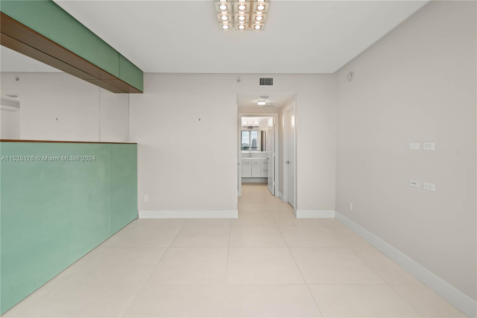 325 S Biscayne Blvd #2019, Miami FL 33131
