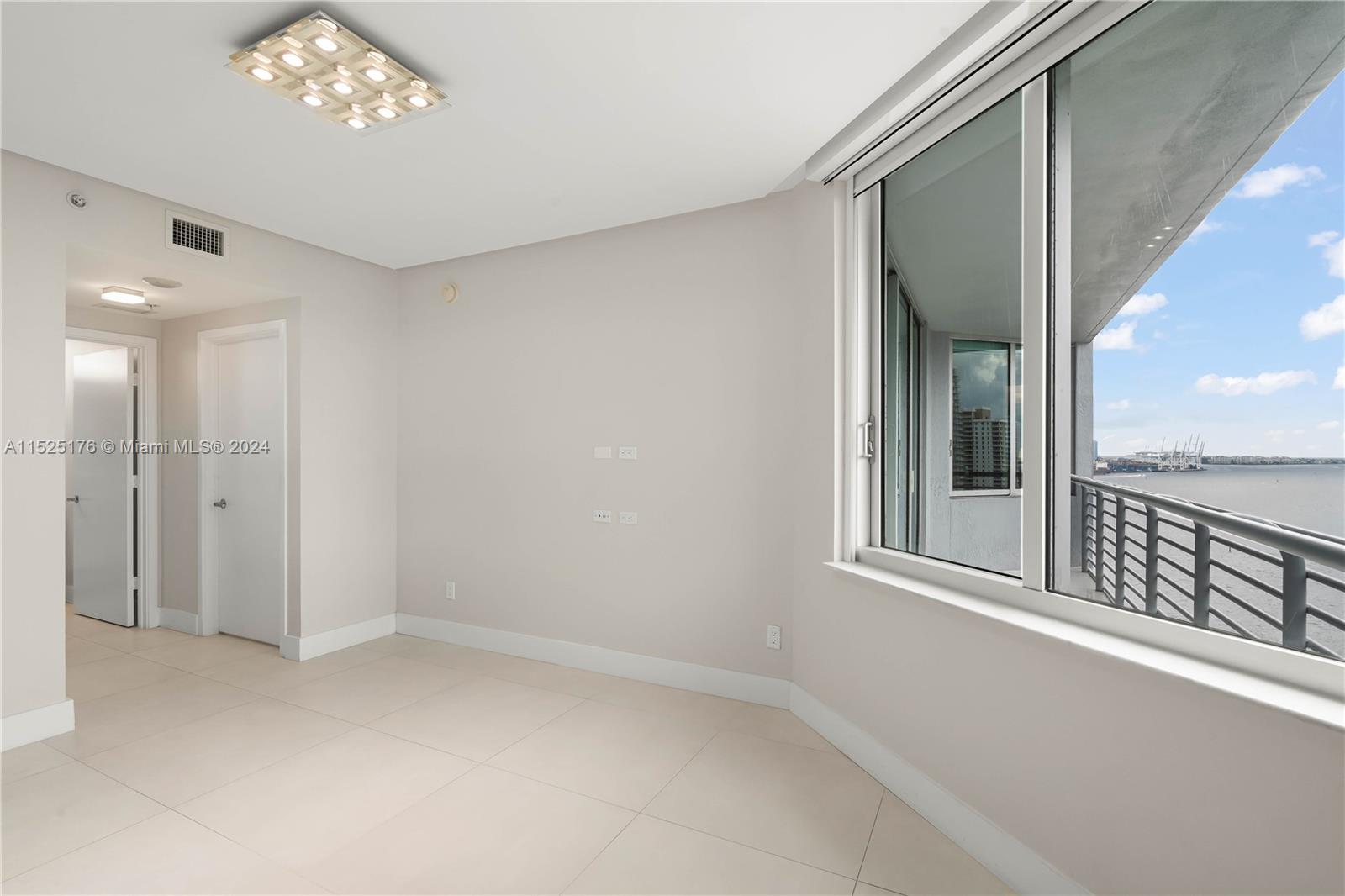 325 S Biscayne Blvd #2019, Miami FL 33131