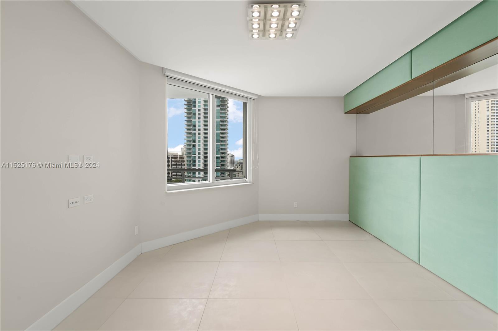 325 S Biscayne Blvd #2019, Miami FL 33131