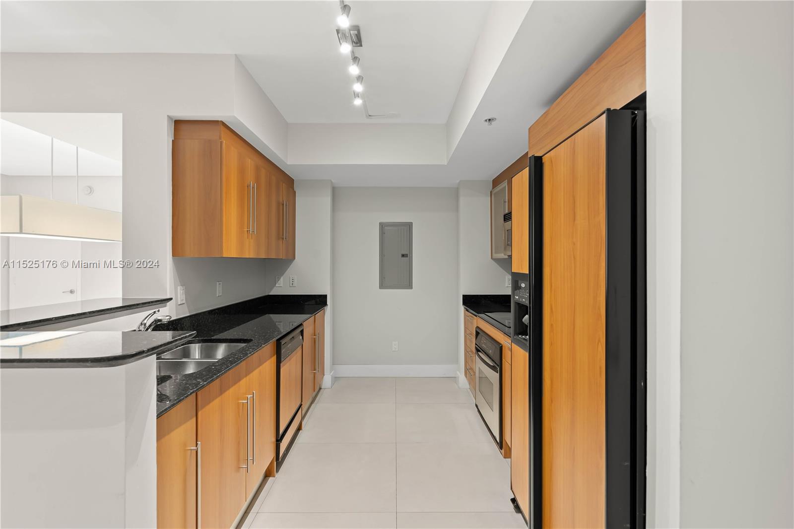 325 S Biscayne Blvd #2019, Miami FL 33131