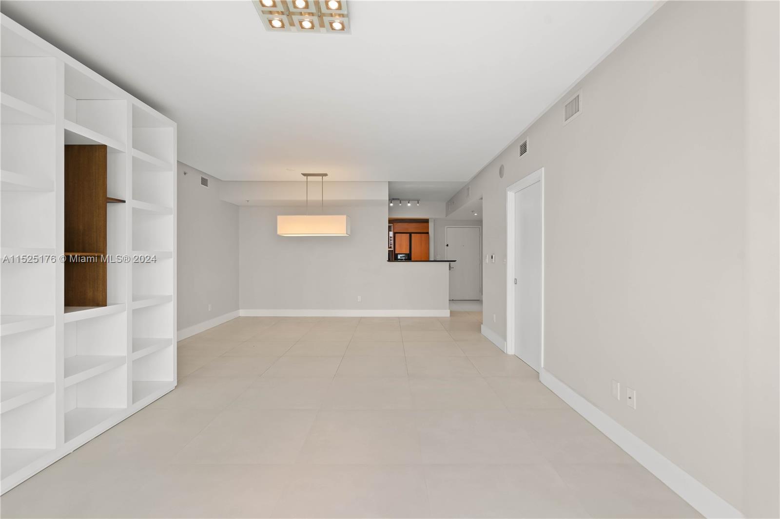 325 S Biscayne Blvd #2019, Miami FL 33131