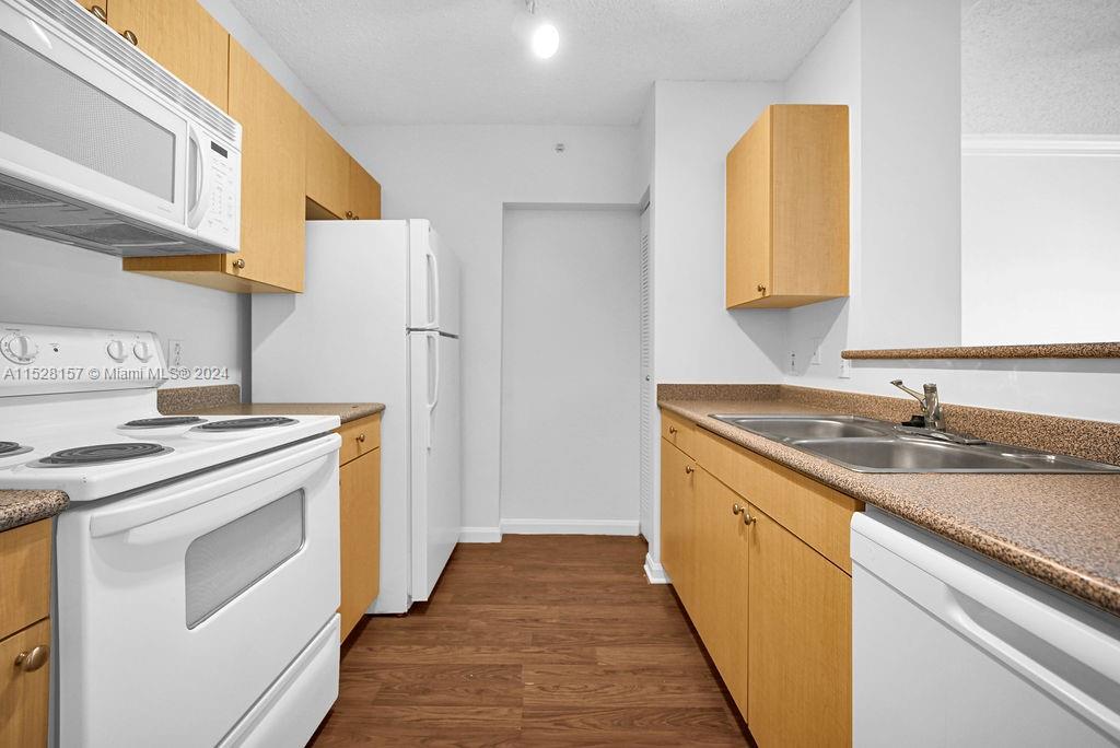 1900 Van Buren St #311B, Hollywood, Florida image 26