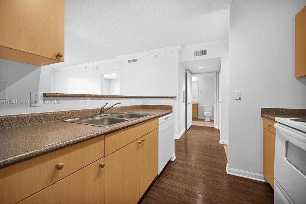 1900 Van Buren St #311B, Hollywood, Florida image 31