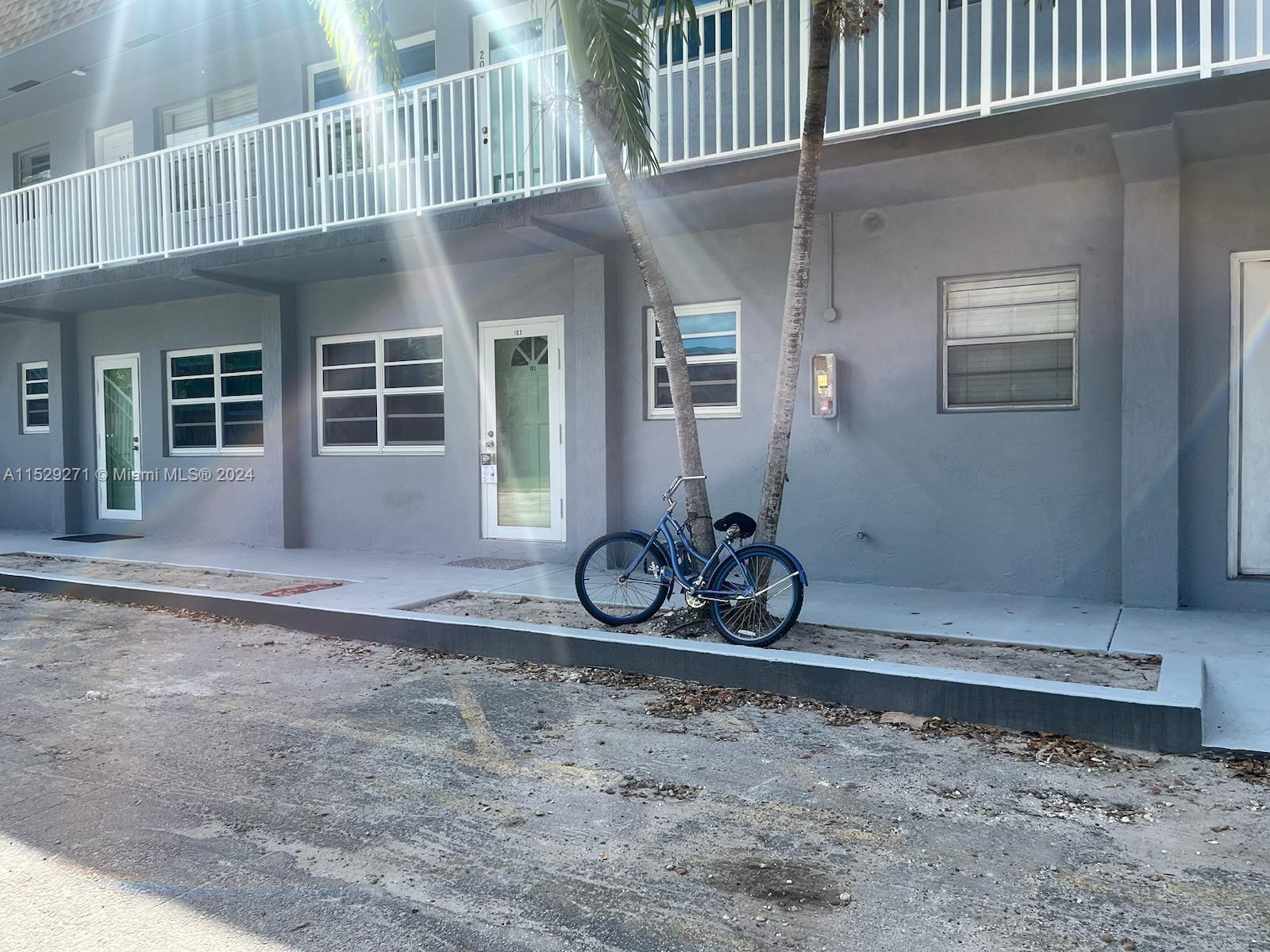 Residential, Dania Beach, Florida image 1