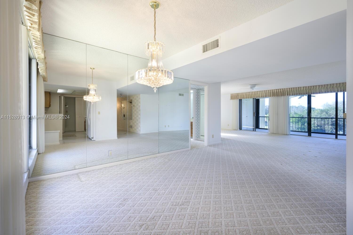 5188 Woodland Lakes Dr #337, Palm Beach Gardens, Florida image 9