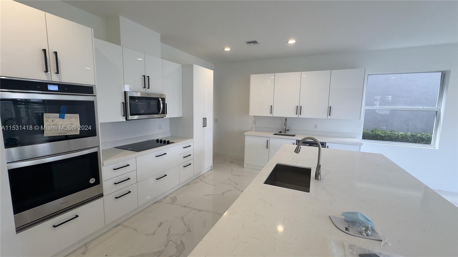 3523 Forest View Cir, Dania Beach, Florida image 28
