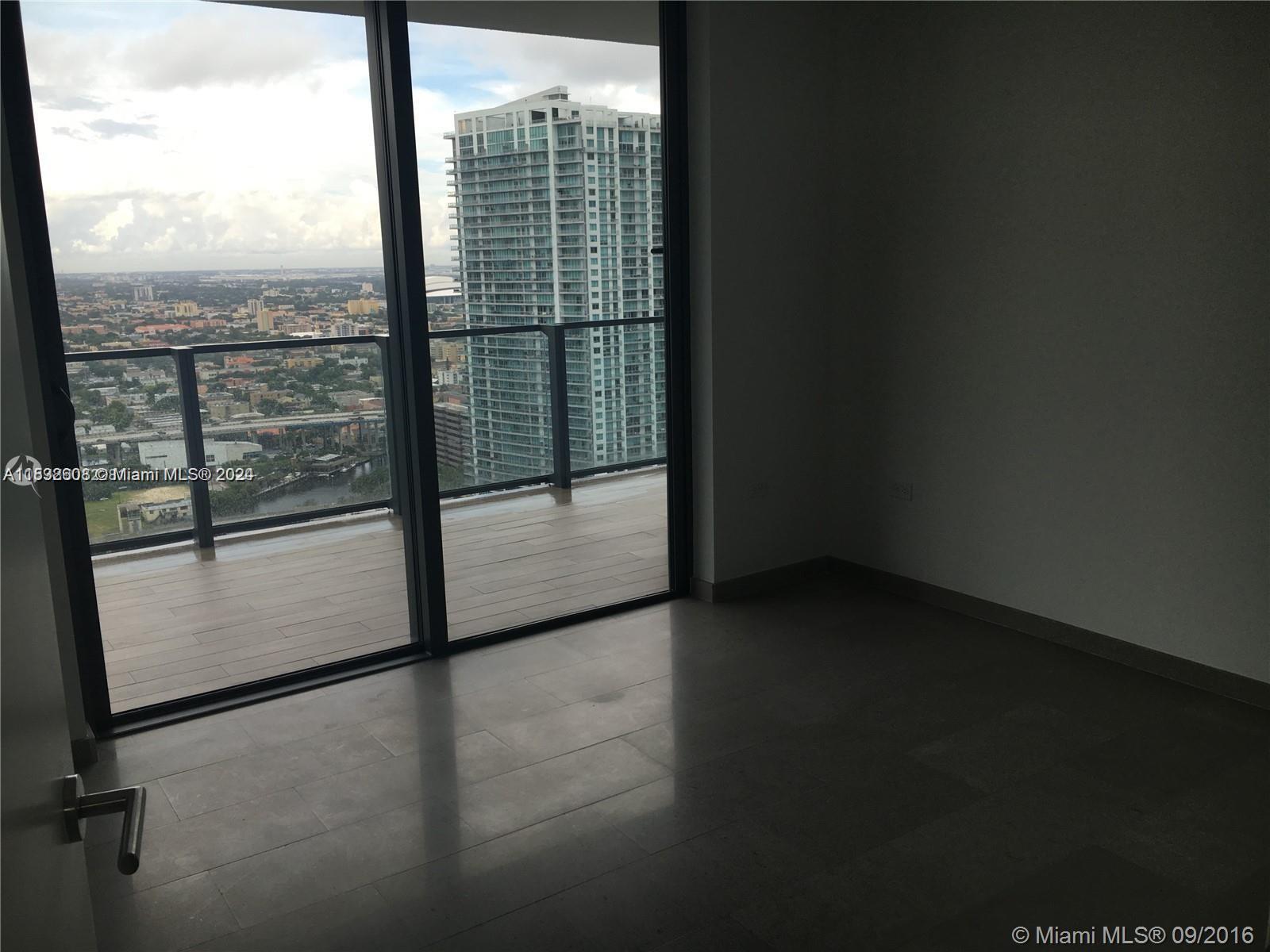 68 SE 6th St #3510, Miami, Florida image 5