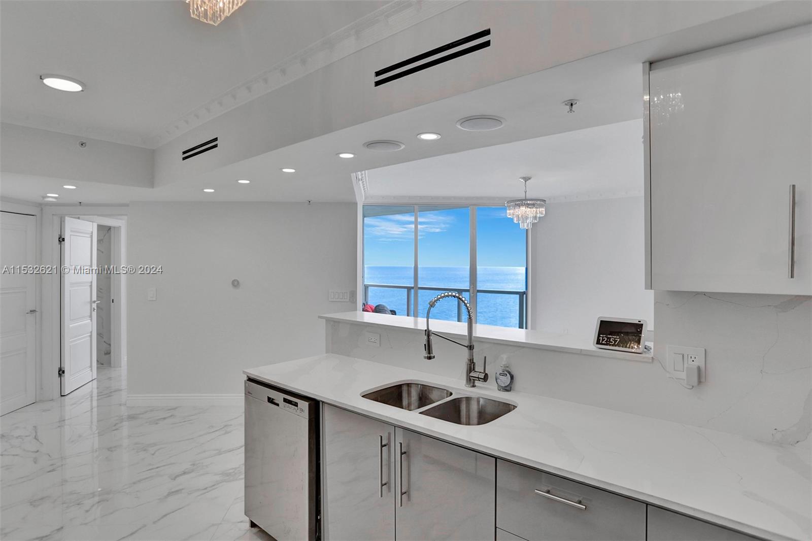 JUST FULLY RENOVATED AND UPGREATED BEAUTIFULL, FULLY FURNISHED AND EQUIPED 2 BEDROOMS AND 2 BATHROOMS UNIT WITH OCEN AND CITY VIEWS! FISRT LANE . GREAT AMENITES INCLUDS : BEACH SERVICE , POOL, GYM, BUSSINESS CENTER, 24H VALET PARKING, MANAGMENT ON SITE. BUILDING LOCATED IN THE HEART OF SUNNY ISLES BEACH , GREAT LOCATION: WALKING DISTANCE TO GROSERY STORES, SPA , BEAUTY SALONS AND ETS. SHORT-TERM RENTAS - STR-00330. AVAILABLE MARCH 17,2025