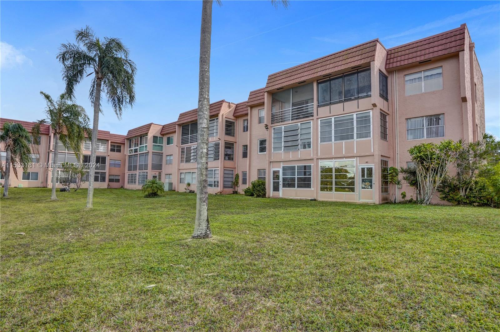 9421 Sunrise Lakes Blvd #101, Sunrise, Florida image 20