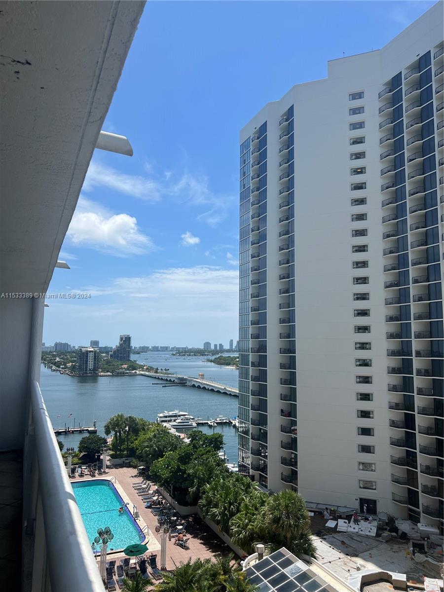 Prestine 3+den renovated furnished unit with marble floors  AVAILABLE After OCTOBER 15,2024 
Pls txt Broker for showing with date and time request