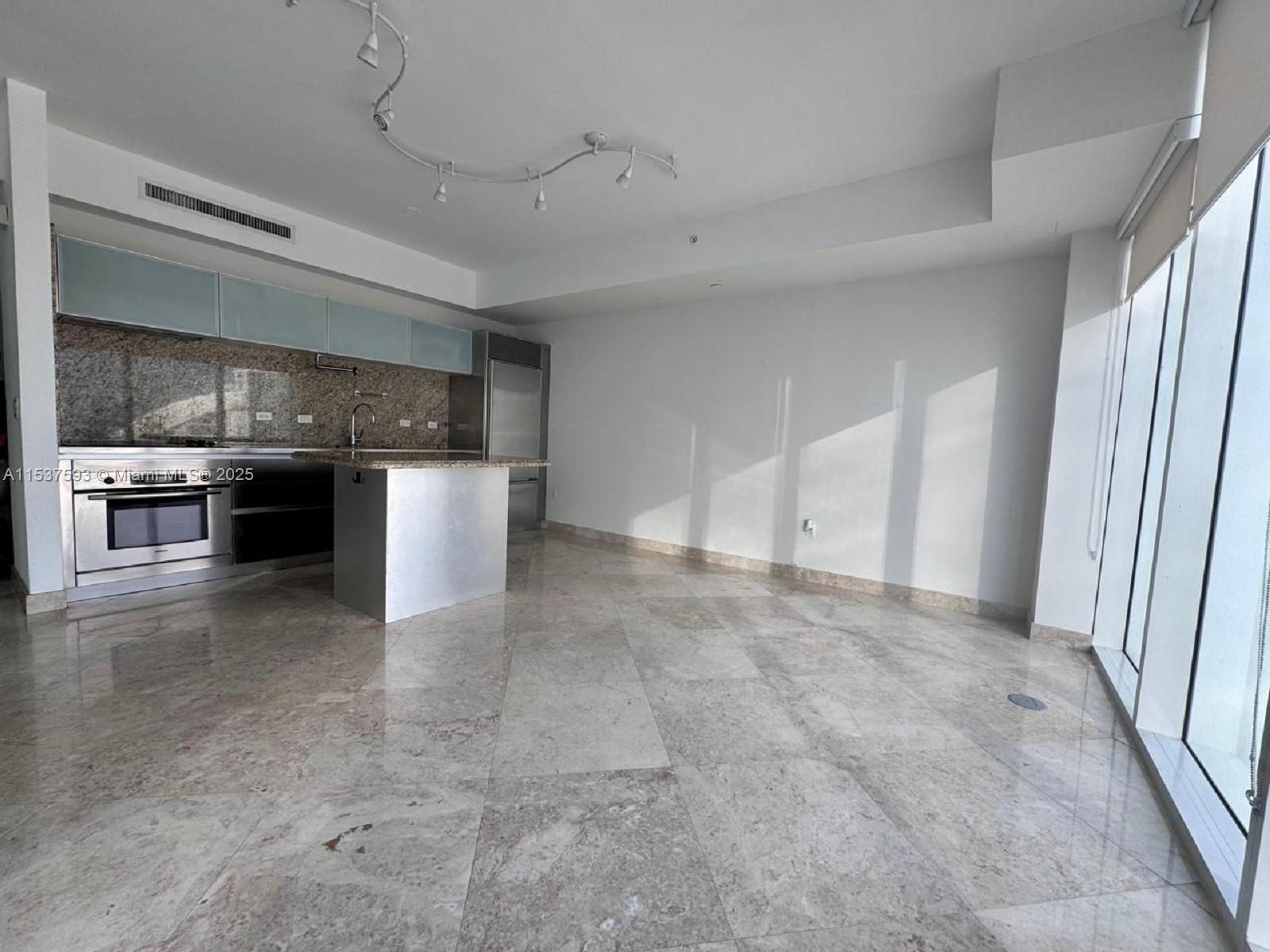 1040 Biscayne Blvd #1805, Miami FL 33132
