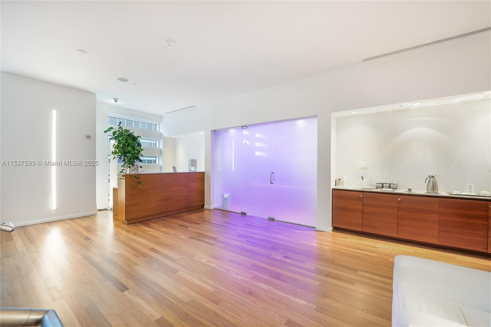 1040 Biscayne Blvd #1805, Miami FL 33132
