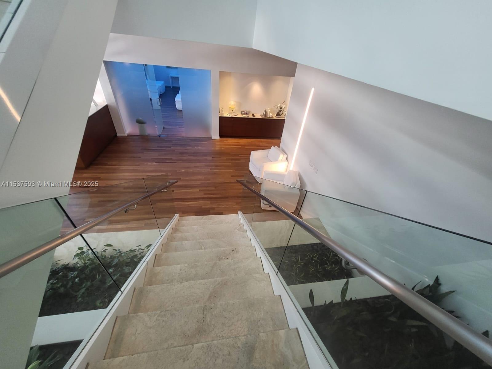 1040 Biscayne Blvd #1805, Miami FL 33132